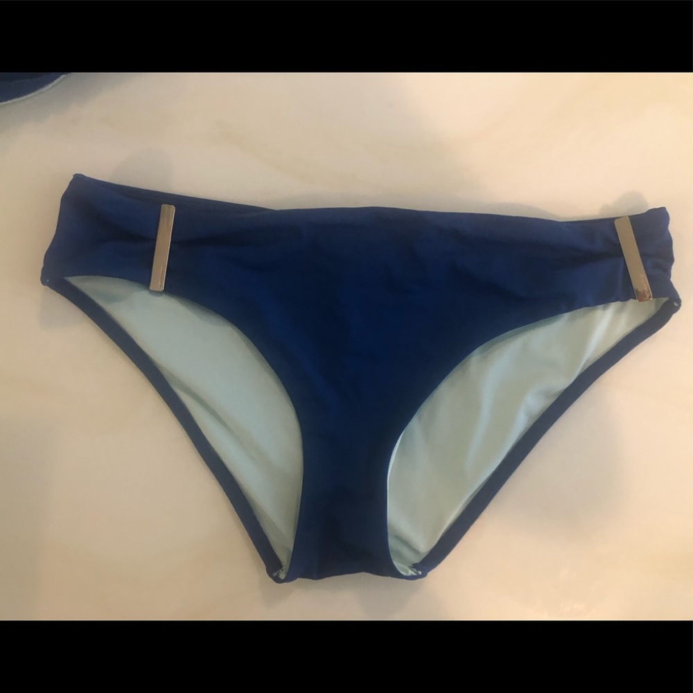 Blue bikini - Picture 5 of 7